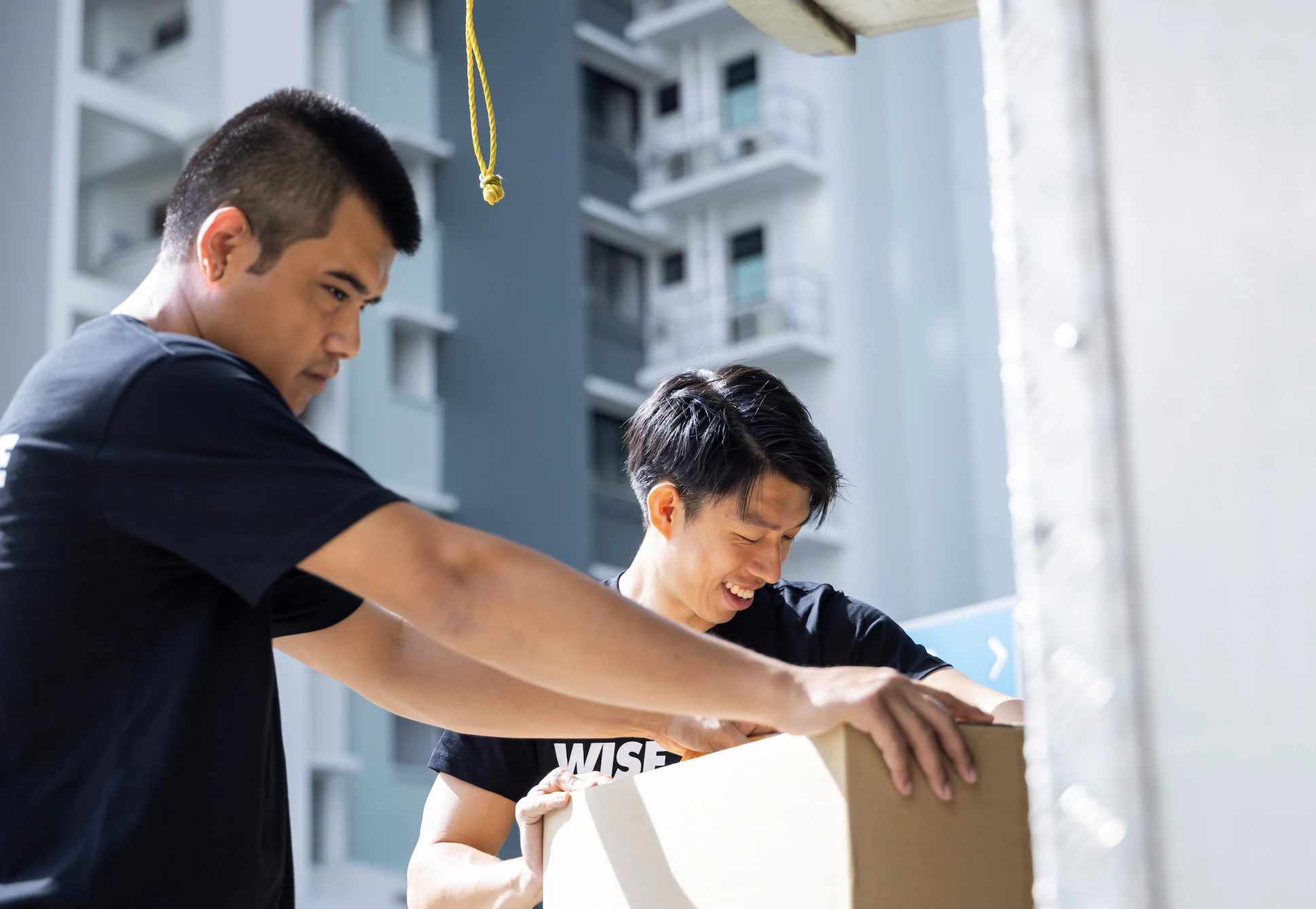 Guide to Shipping Goods to Singapore: Taxes, Duties and Regulations