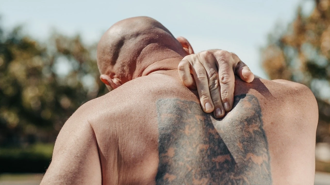 How To Save Your Back When Moving: Correct Loading Techniques & Importance Of Physiotherapy