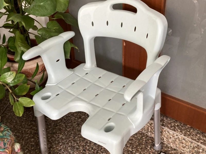 Geriatric chair, Shower chair