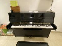 Yamaha piano