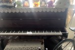 Upright piano