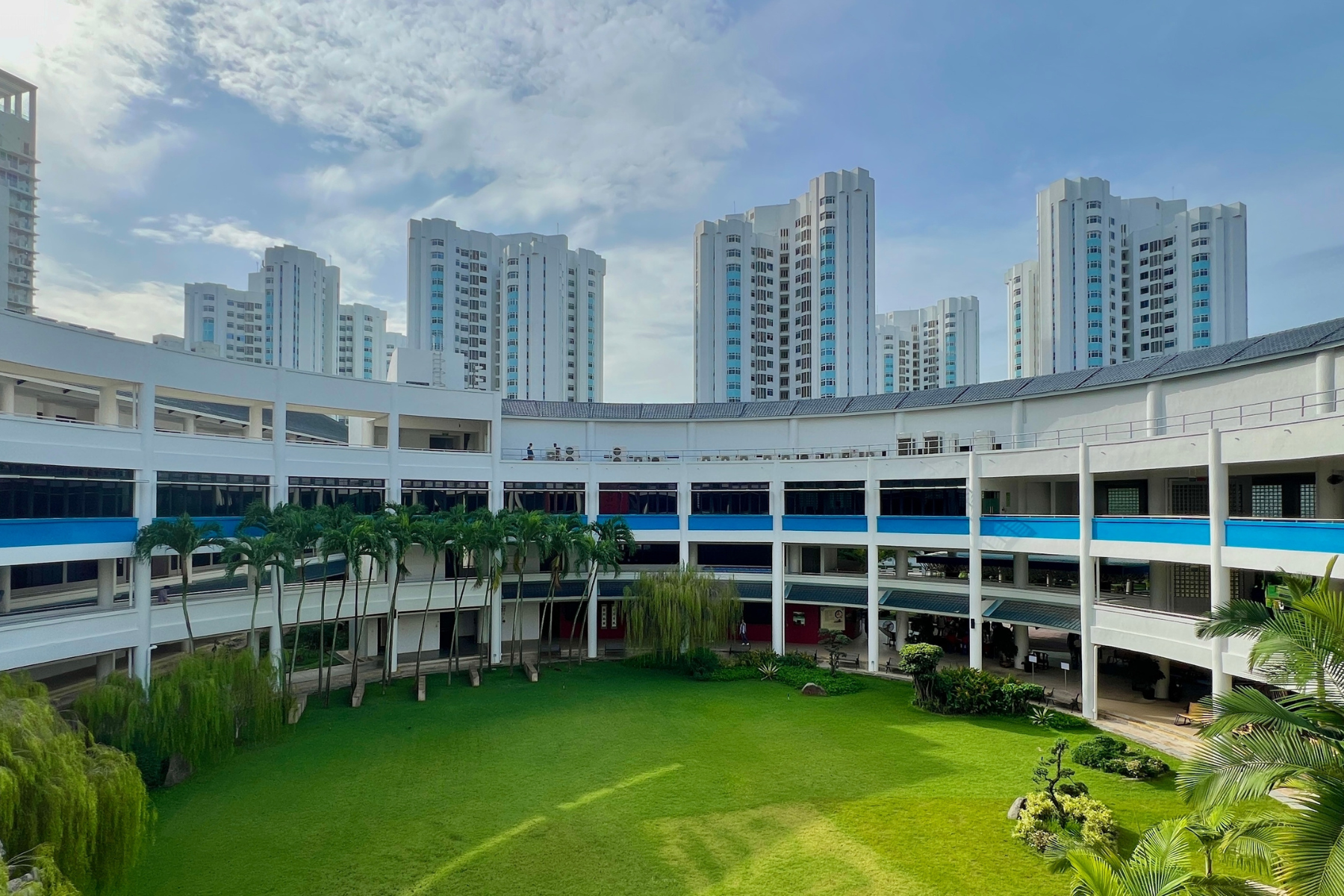 Dunman High School at Tanjong Rhu welcomes parents and potential freshmen to their open house